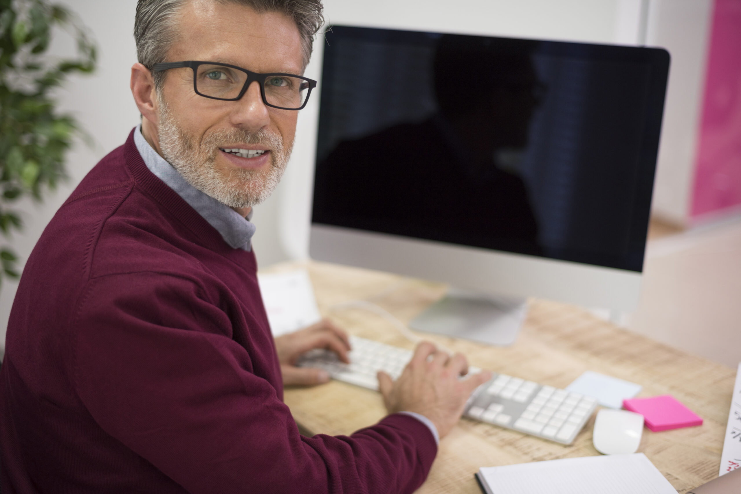 Il coordinatore di una cooperativa sociale sta usando il software per programmare l'assistenza educativa scolastica.